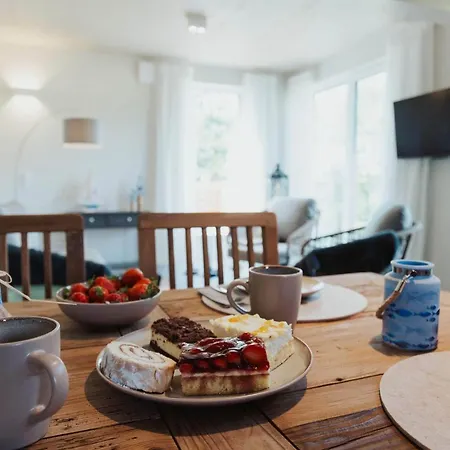 Familienhaus Mit Hochwertigem Design Prázdninový dům *