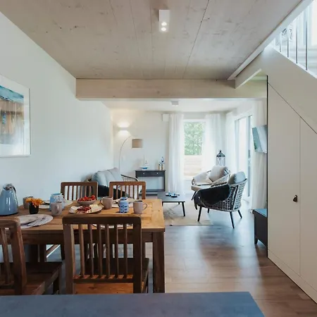 Familienhaus Mit Hochwertigem Design Sagard